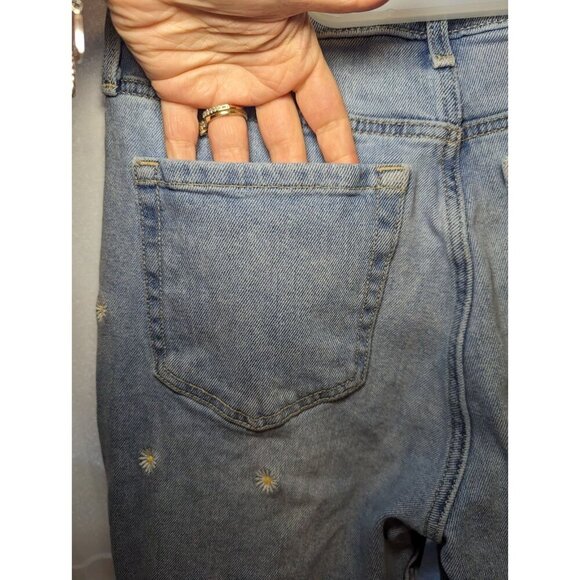 W28 L27 Hollister Ultra High Rise Mom Jeans Daisy Embroidered Size 7r Stretch - Picture 10 of 16